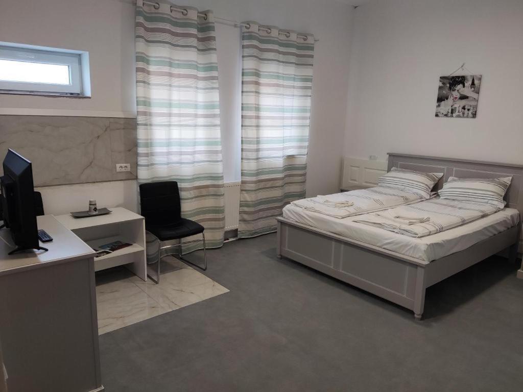 Hunedoara Sport Confort Hotel エクステリア 写真